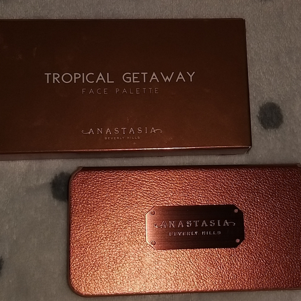 Anastasia Beverly Hills Tropical Getaway Face Palette